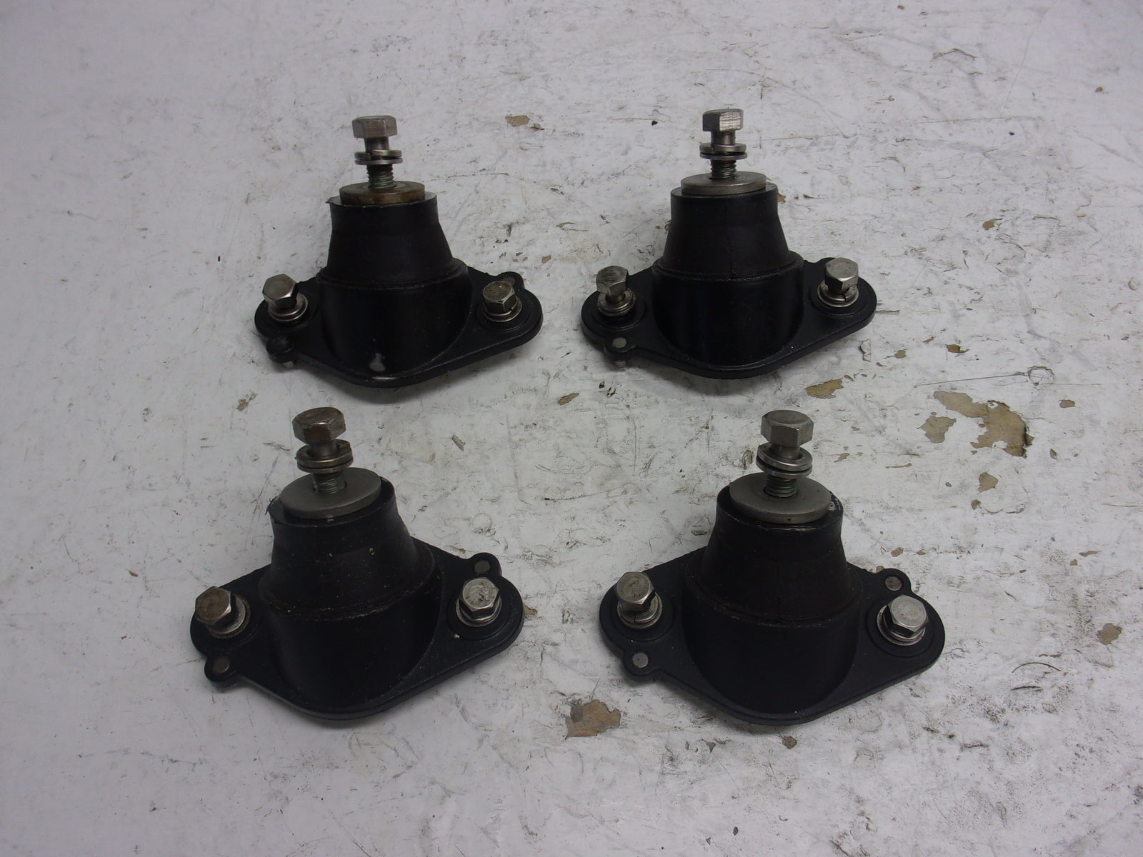 Kawasaki Jet Ski 1988-1990 TS 650SX X2 OEM Engine Damper Set Part# 92075-3724