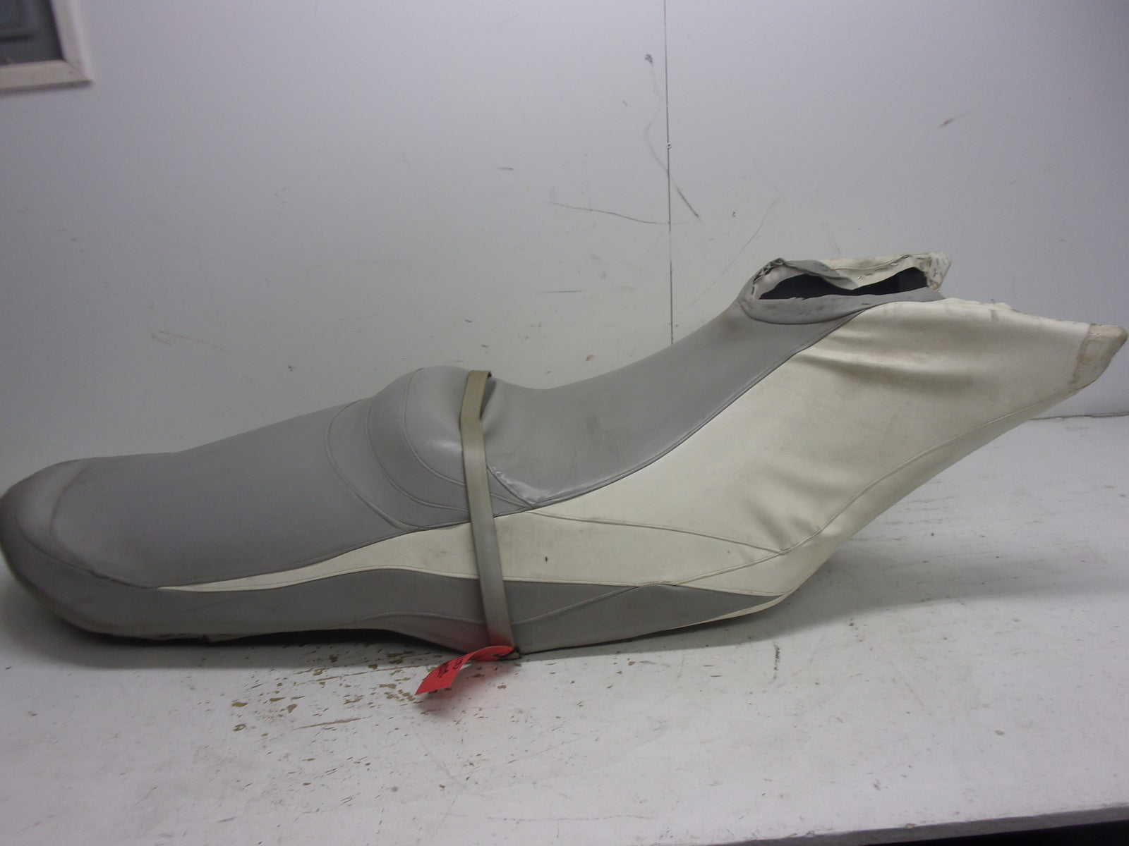 Sea Doo Bombardier 2011-2012 GTX Limited IS 260 OEM Gray & White Seat 269002072