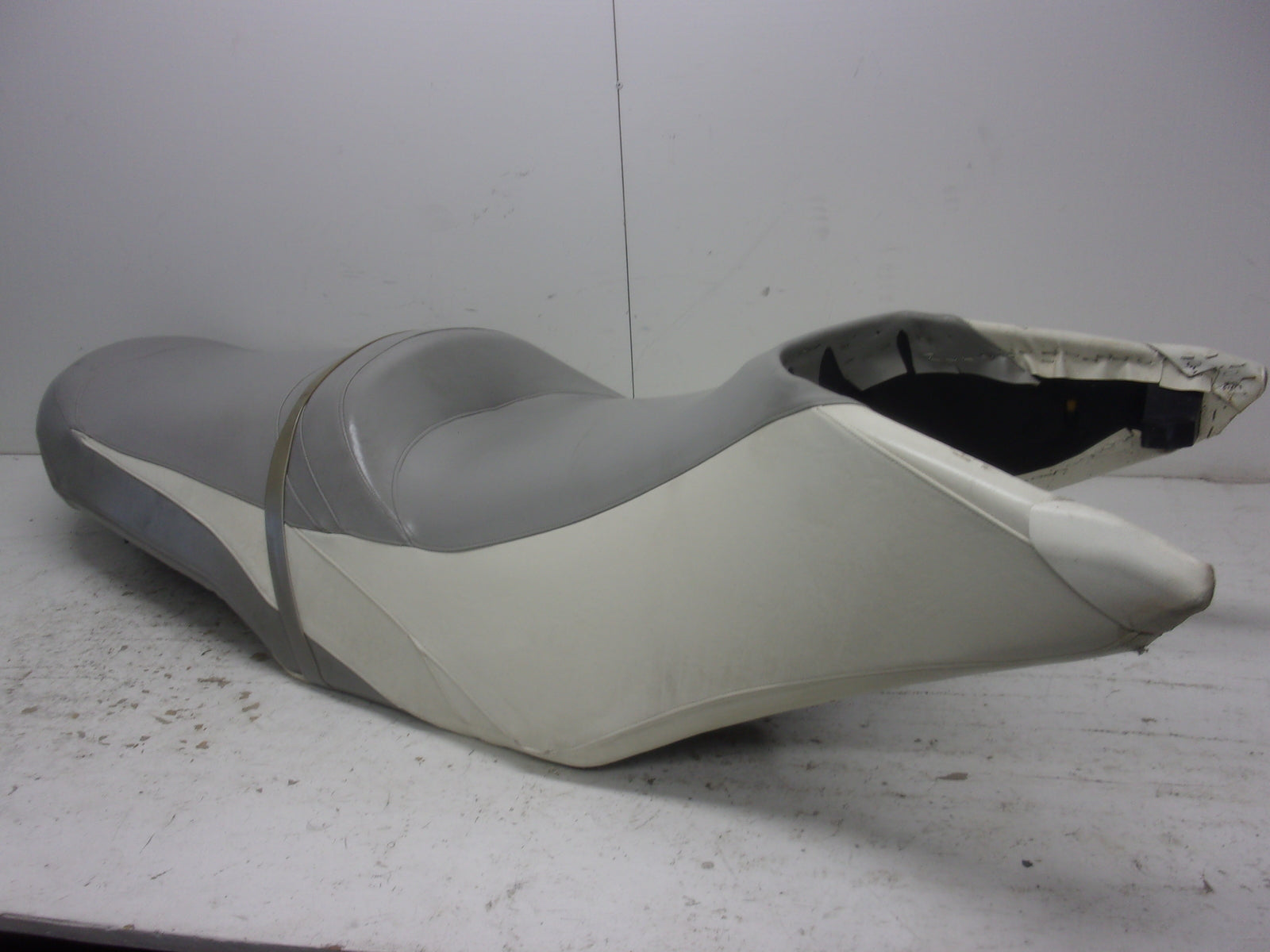 Sea Doo Bombardier 2011-2012 GTX Limited IS 260 OEM Gray & White Seat 269002072