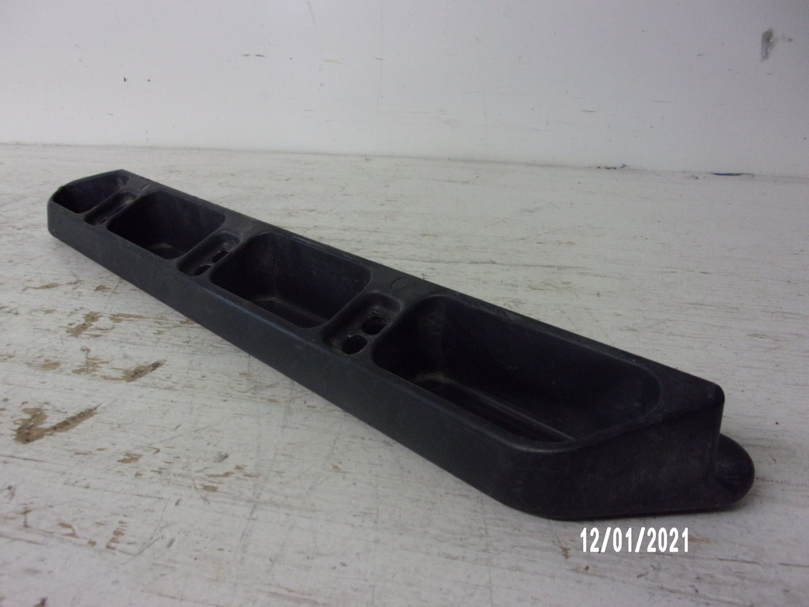 Yamaha WaveRunner 2000-2008 GP 800 1200/1300 Black Left Sponson F0X-U883N-00-00