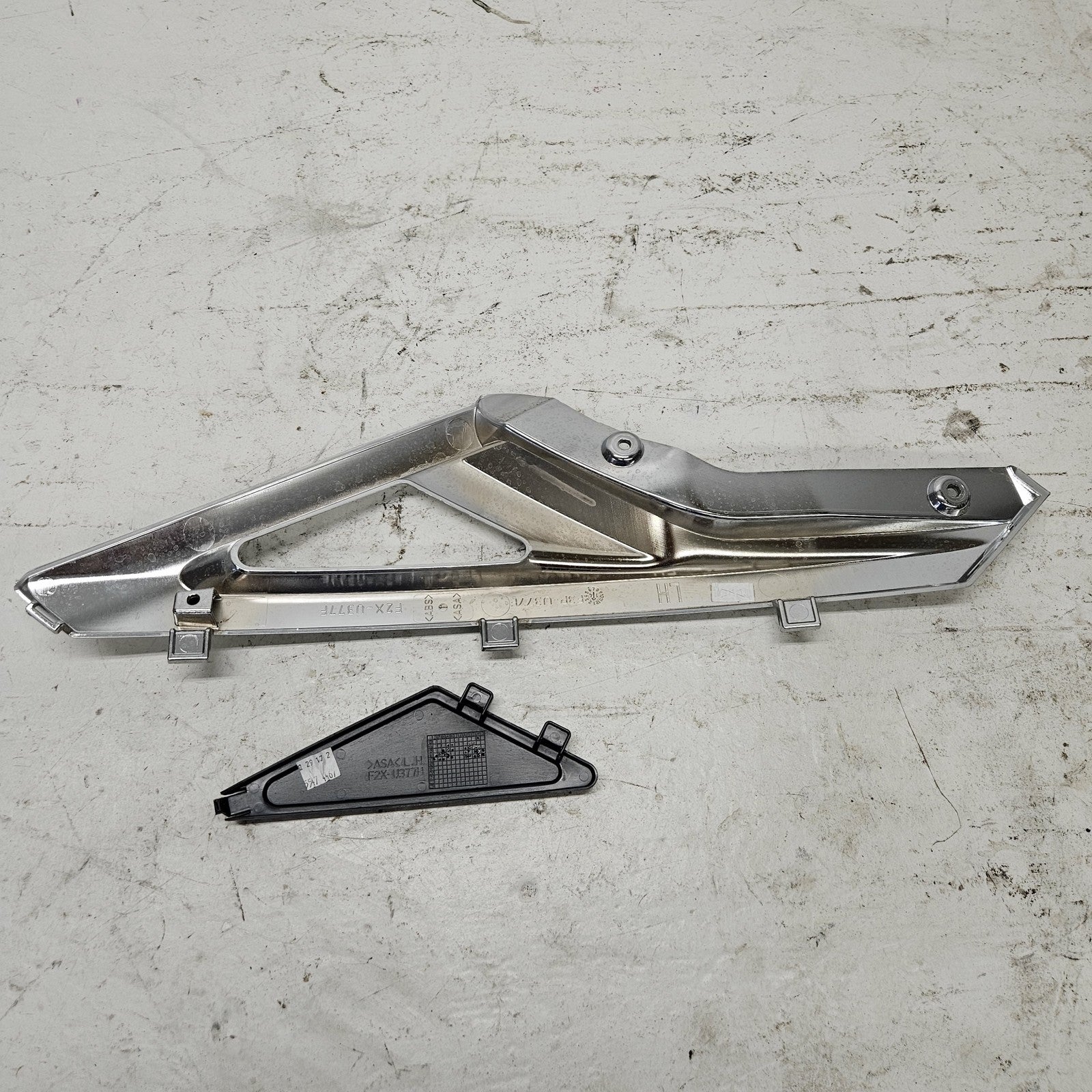 Yamaha WaveRunner 2015-2019 VX VXS VXR LH Chrome Trim + Insert F3P-U377F-00-00