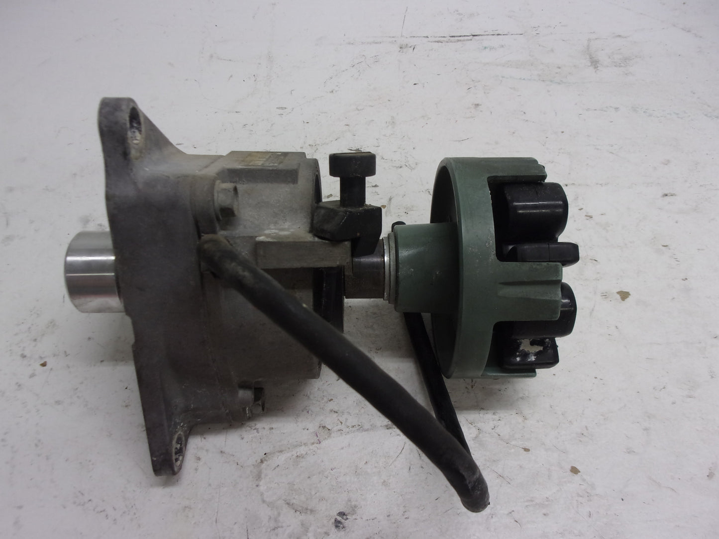 Yamaha Waverunner 1997 WaveVenture 1100 OEM Bearing Housing # 61X-45332-02-97
