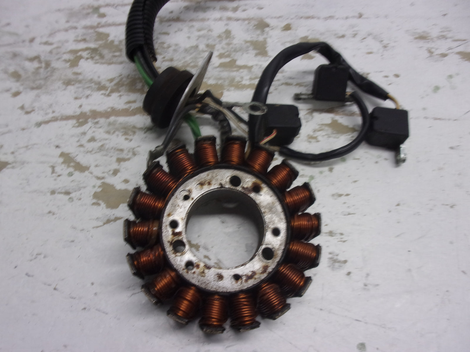 Yamaha Waverunner 2003-2006 GP1300R OEM Generator / Stator Part 60T-81410-00-00