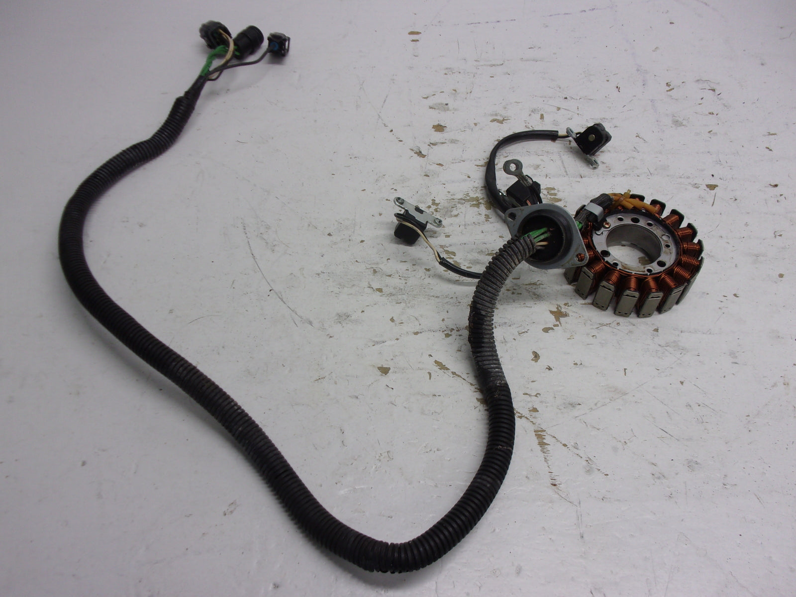 Yamaha Waverunner 2003-2006 GP1300R OEM Generator / Stator Part 60T-81410-00-00