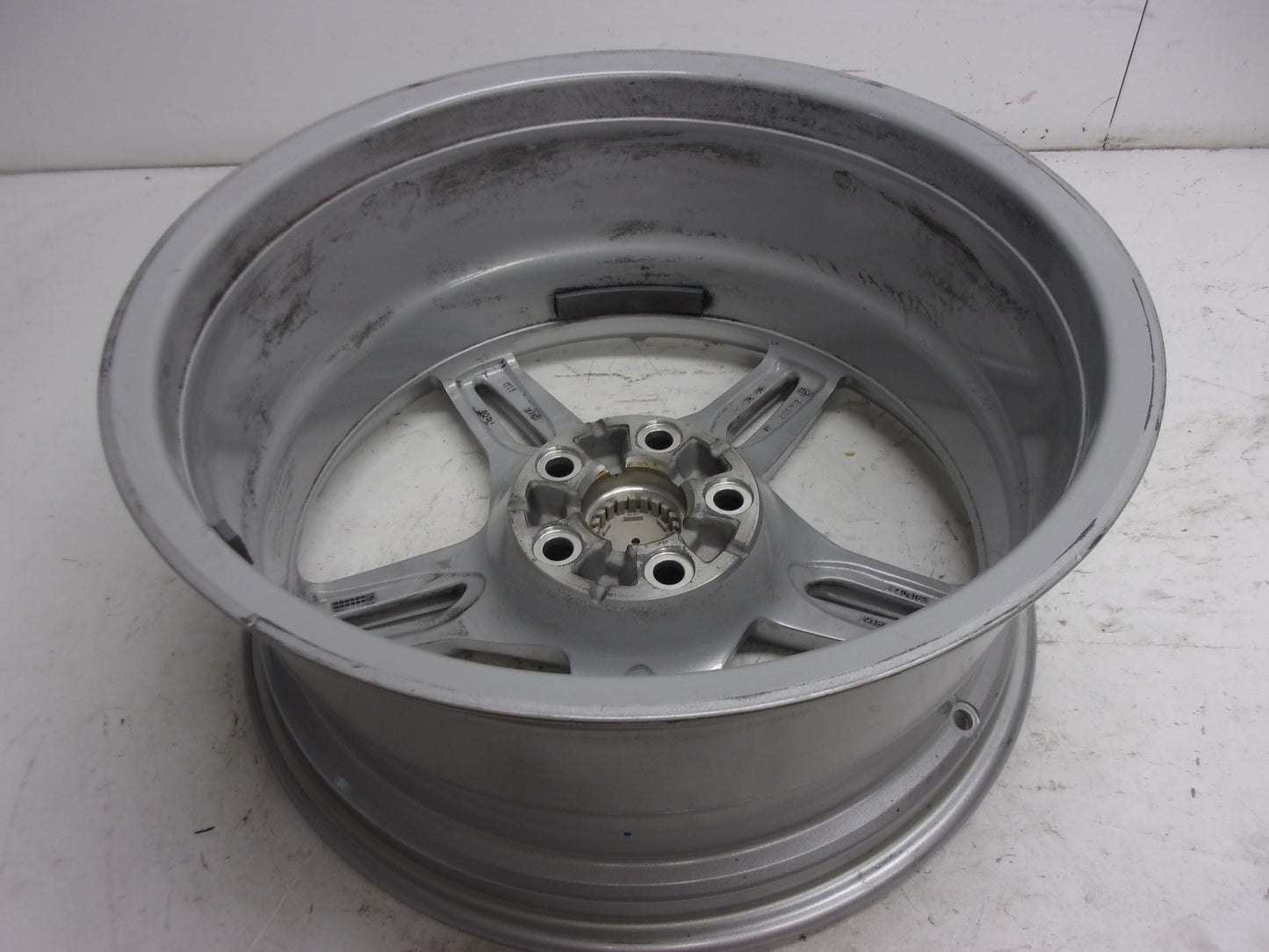 General Motors GM Corvette 19x8.5 " Silver Front Wheel Assembly #23404163