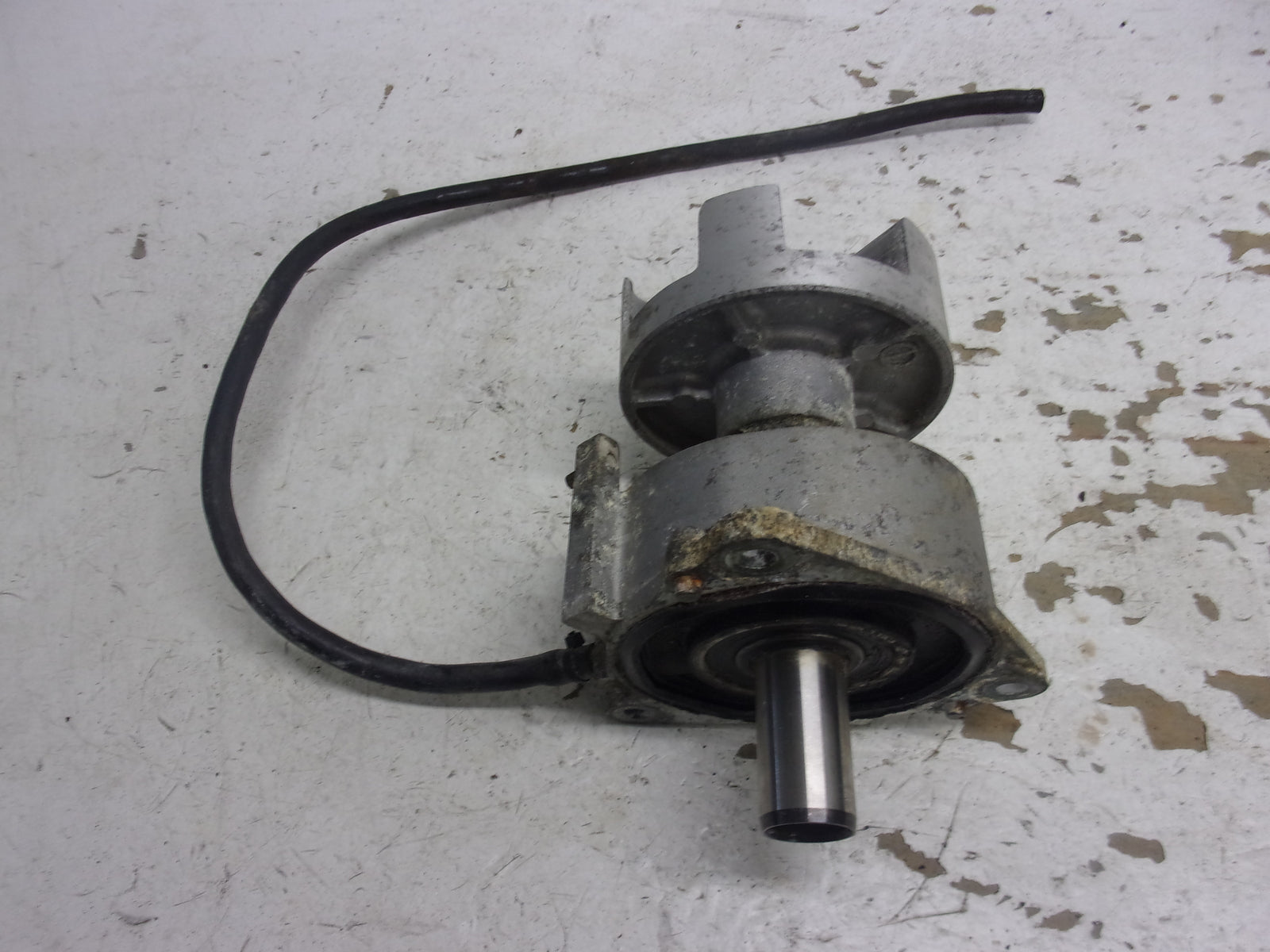 Yamaha Waverunner 2005 FX HO OEM Bearing Housing + Coupler Part# 61X-45332-03-94