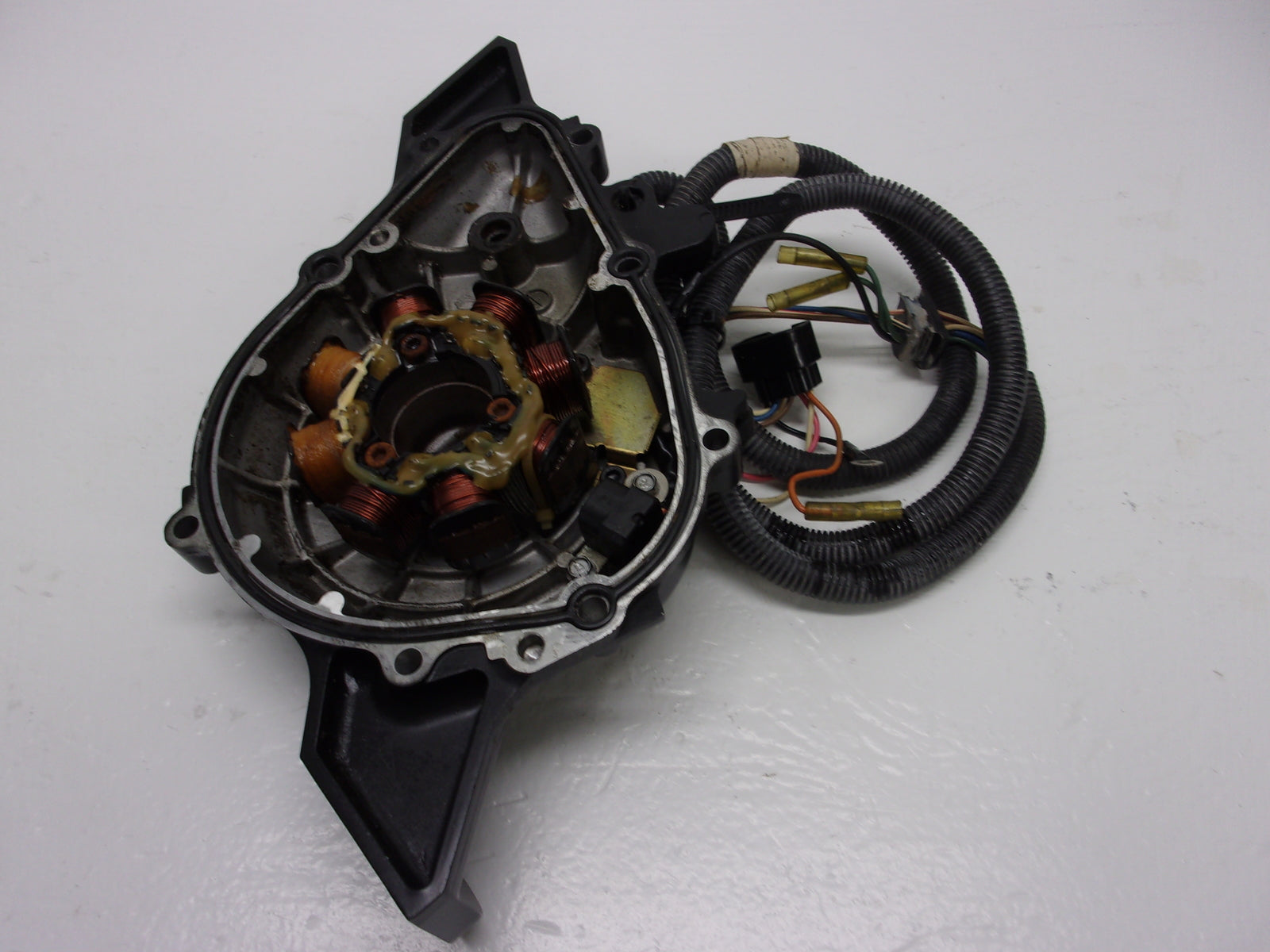 Yamaha Waverunner 99-2000 GP XL 800 OEM Stator + Flywheel Cover 66E-81337-10-8P