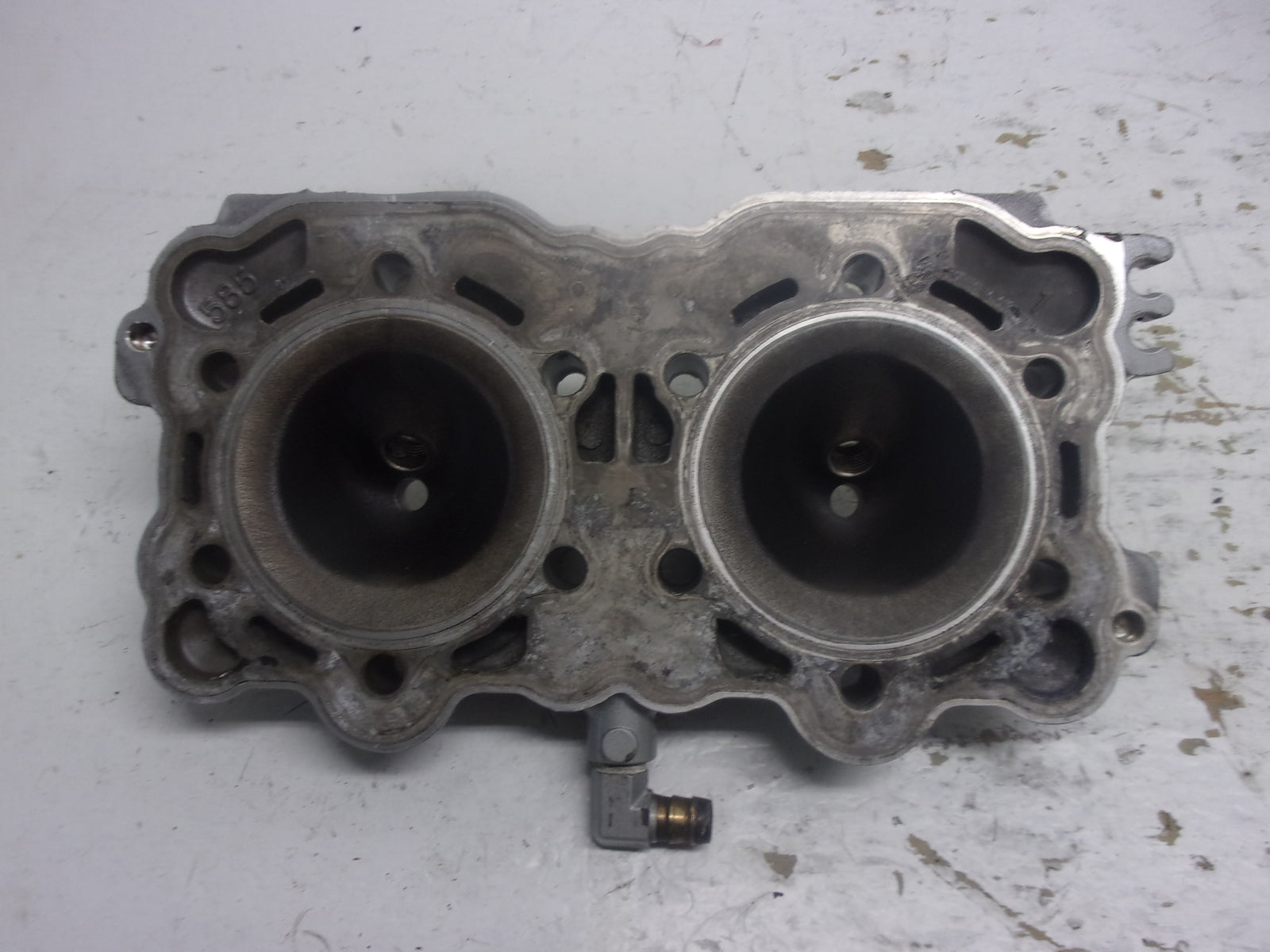 Sea Doo Bombardier PWC 2000-2002 GTX RX DI OEM Silver Cylinder Head # 290923586