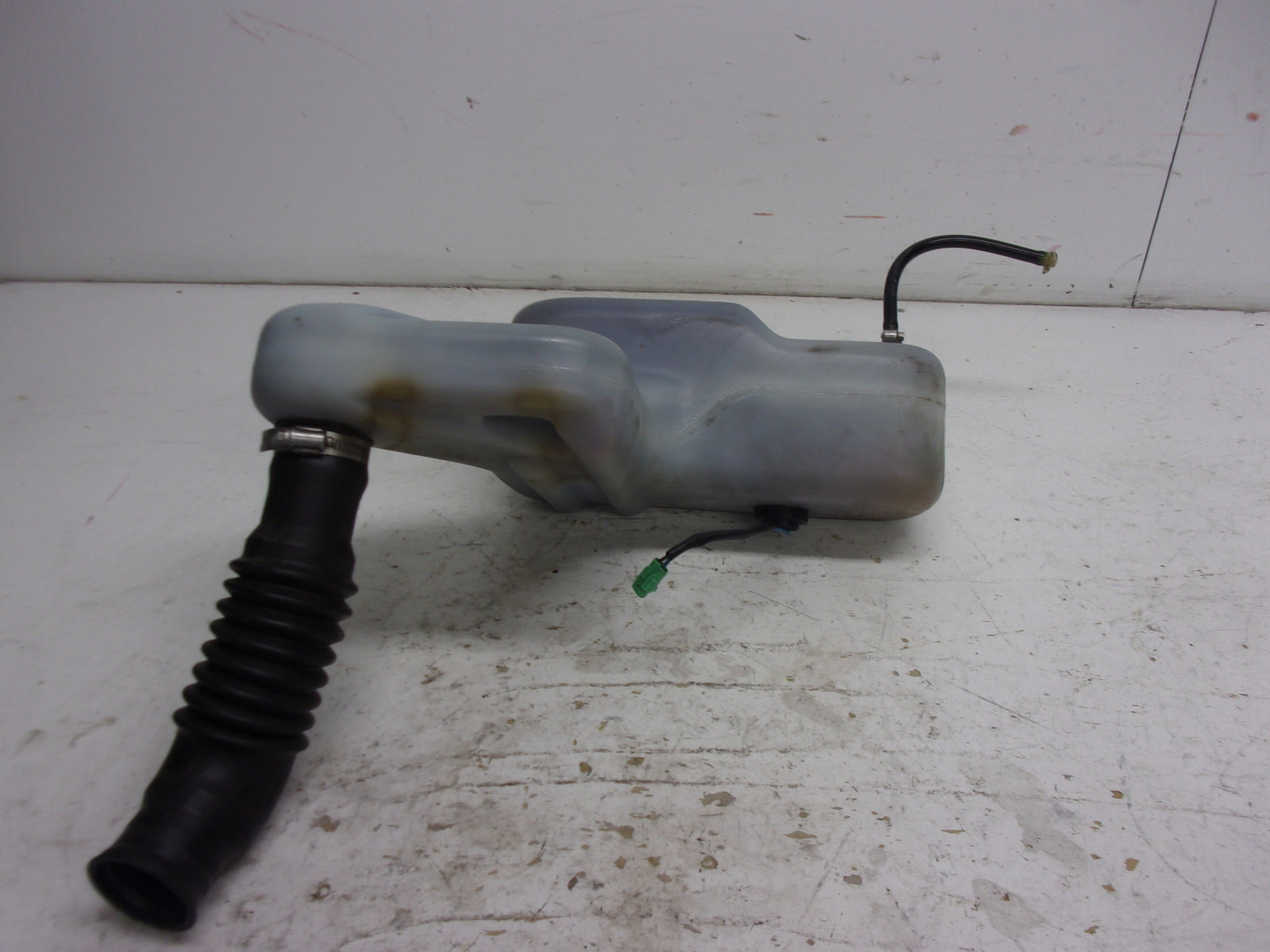 Kawasaki Jet Ski 1999-2005 Ultra 130/150 OEM Oil Tank Assembly # 52001-3734