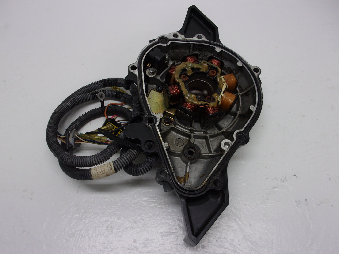 Yamaha Waverunner 99-2000 GP XL 800 OEM Stator + Flywheel Cover 66E-81337-10-8P