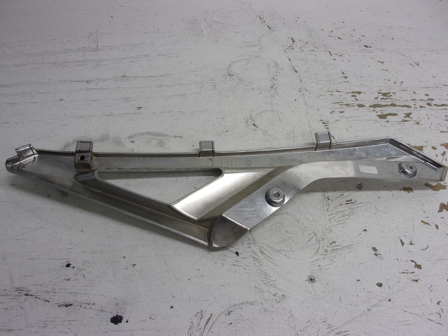 Yamaha WaveRunner 2015-2019 VX VXS VXR OEM Chrome RH Side Trim F2X-U377G-00-00