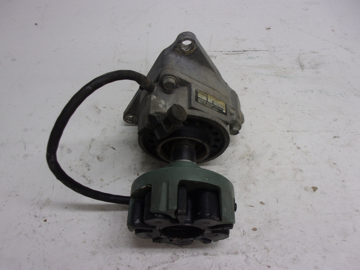 Yamaha Waverunner 1997 WaveVenture 1100 OEM Bearing Housing # 61X-45332-02-97