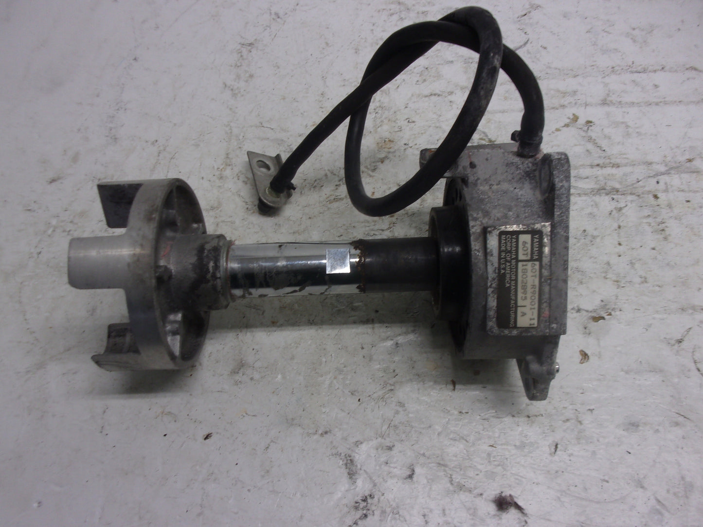 Yamaha Waverunner 2003 GP 1300 OEM Bearing Housing + Coupler # 61X-45332-03-94