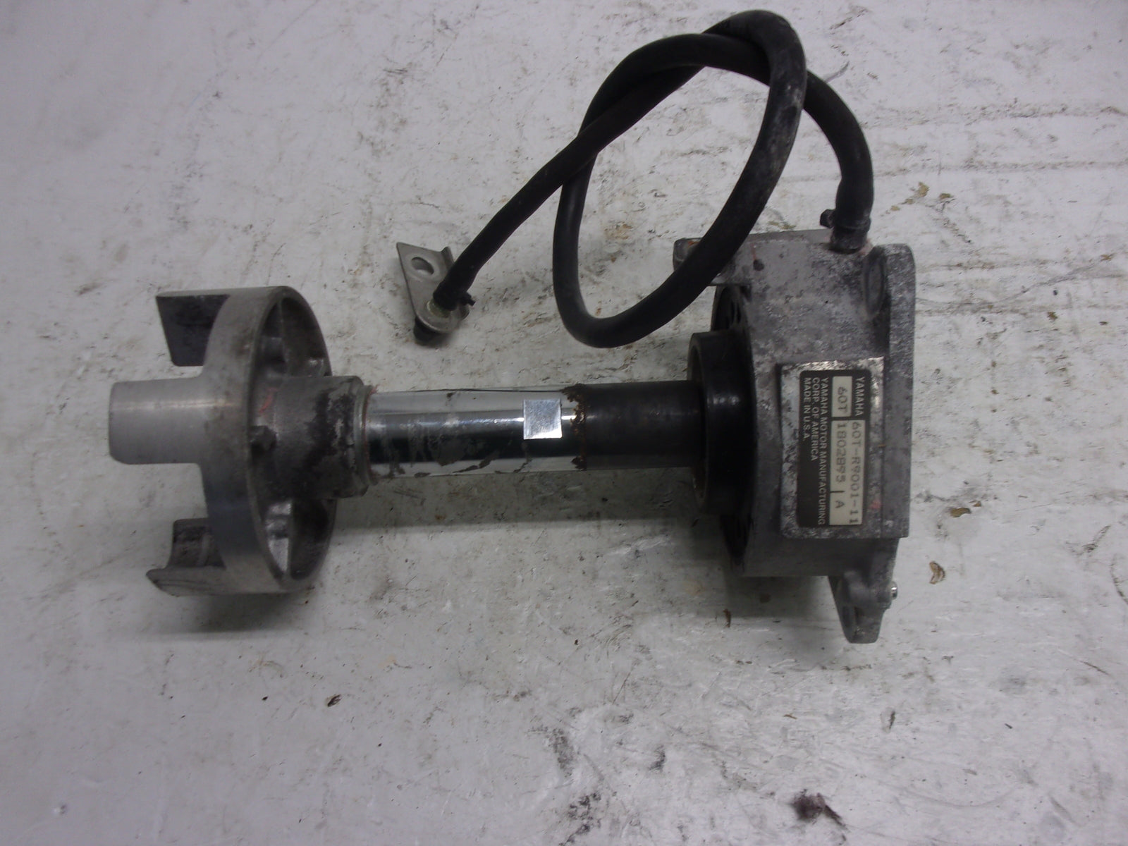 Yamaha Waverunner 2003 GP 1300 OEM Bearing Housing + Coupler # 61X-45332-03-94