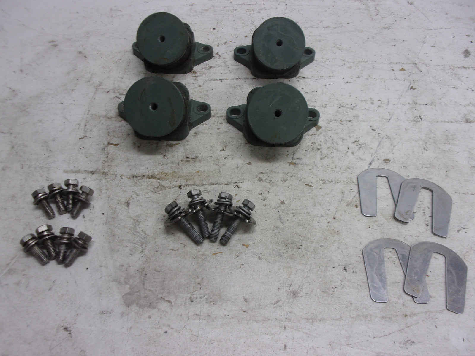 Yamaha Waverunner 1990-1995 VXR Waveraider 650 700 Motor Mount Set 6M6-44517-00-