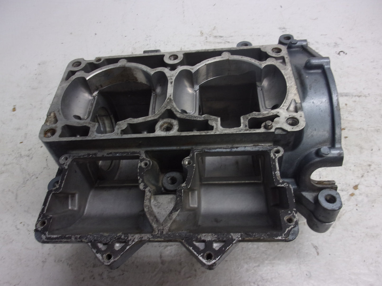 Yamaha Waverunner 1990-1996 VXR SuperJet WR3 650 OEM Crankcase # 6M6-15100-00-94