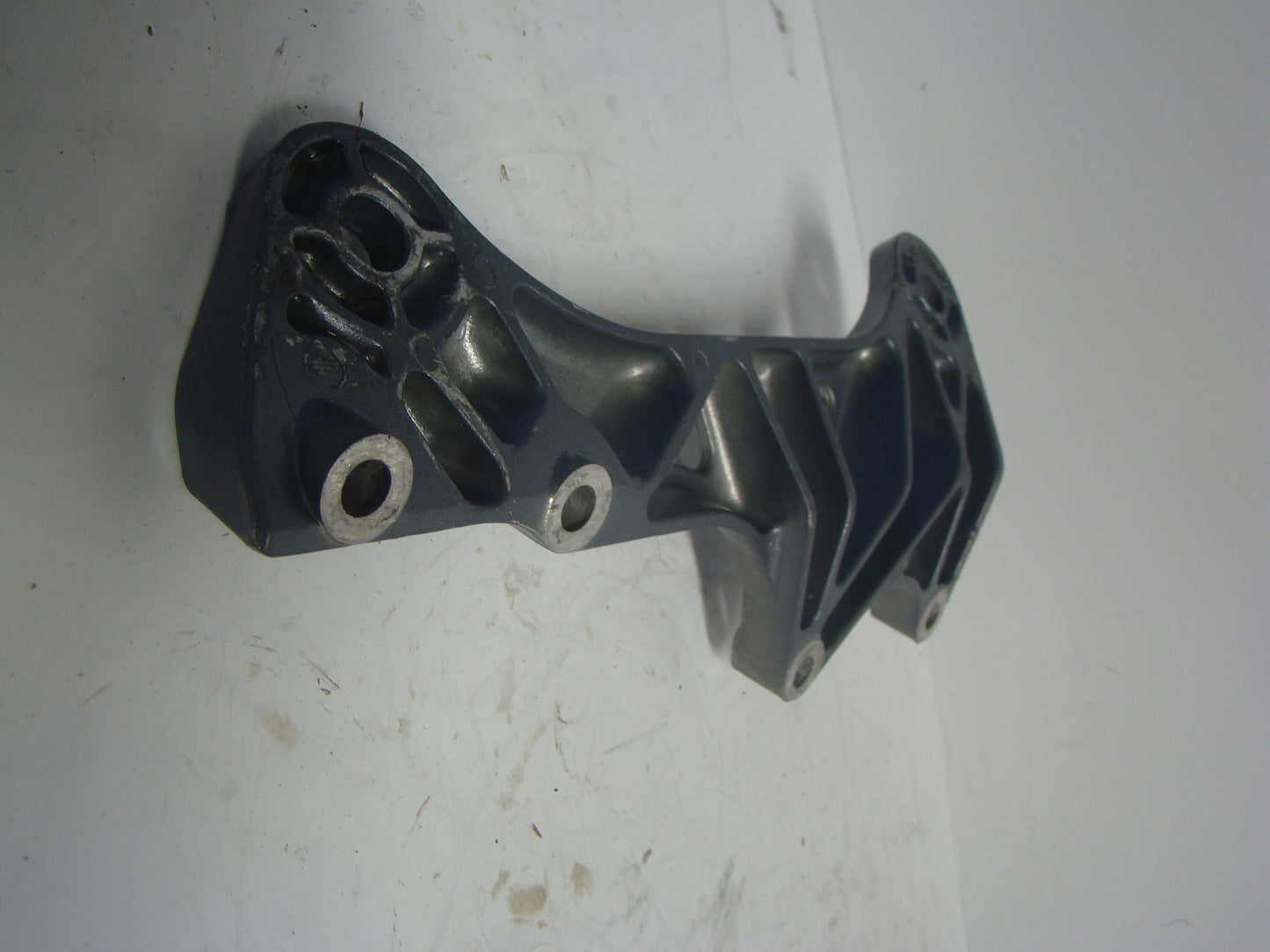 Yamaha Waverunner 2004 XL 700 Front Upper Engine Bracket Part# 6R7-21415-01-00