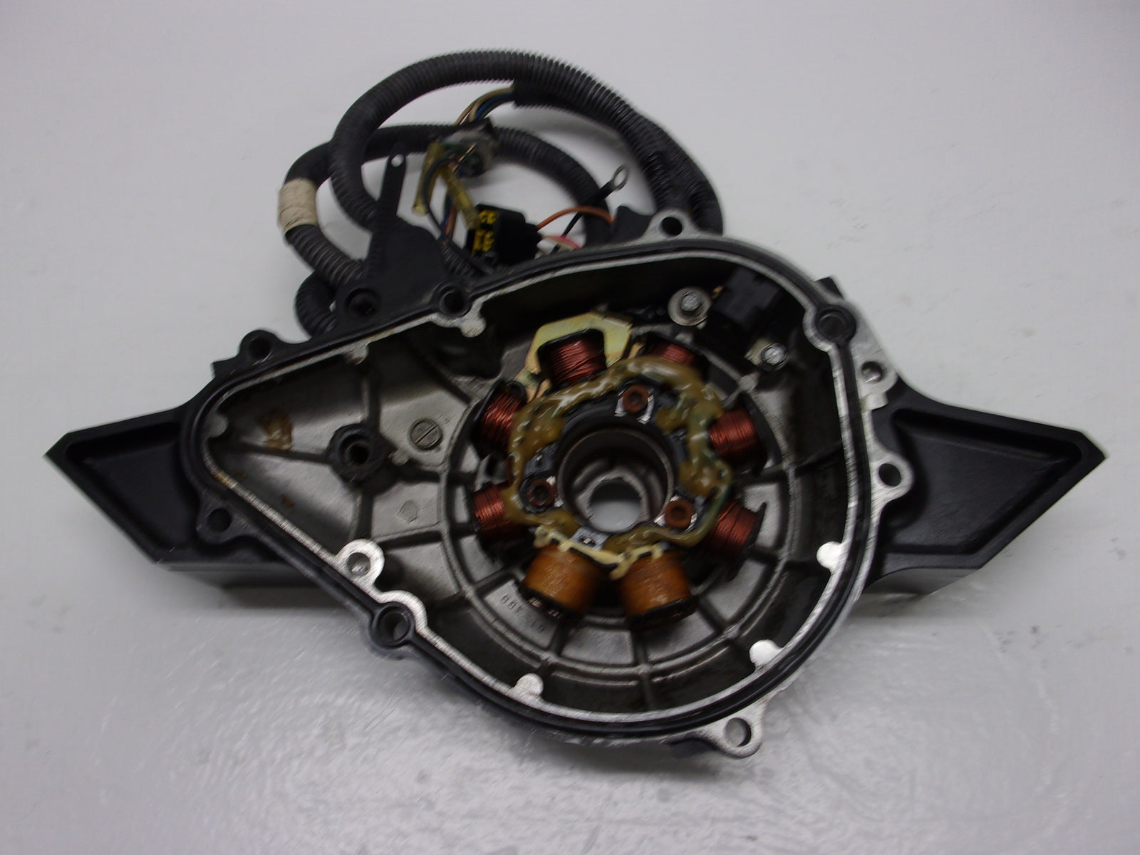 Yamaha Waverunner 99-2000 GP XL 800 OEM Stator + Flywheel Cover 66E-81337-10-8P
