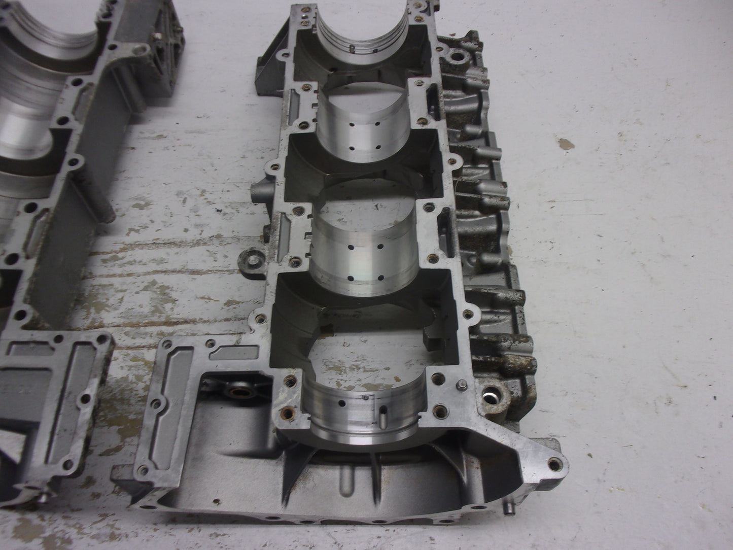 Yamaha WaveRunner PWC 2003-2008 GP1300 OEM Crankcase + Hardware 60T-15100-00-8S