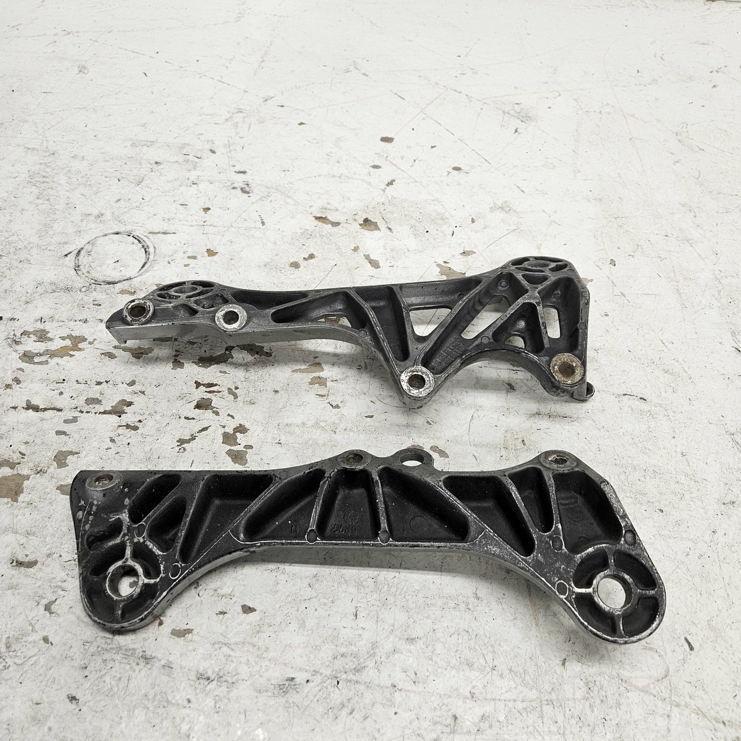 Yamaha WaveRunner 1998-2020 XL SJ GP Engine Bracket Set Part# 6R7-21415-01-94