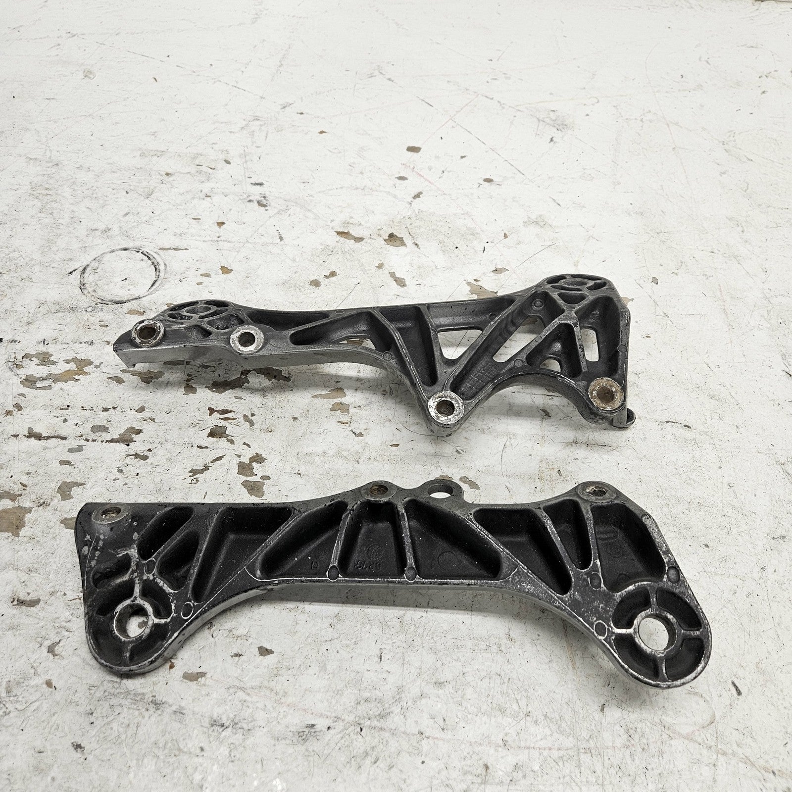 Yamaha WaveRunner 1998-2020 XL SJ GP Engine Bracket Set Part# 6R7-21415-01-94