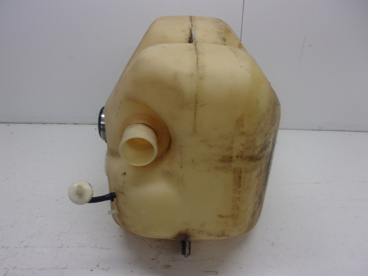 Yamaha Waverunner 1994-1995 VXR 650/700 OEM Fuel Tank Assembly # FN8-67711-01-00