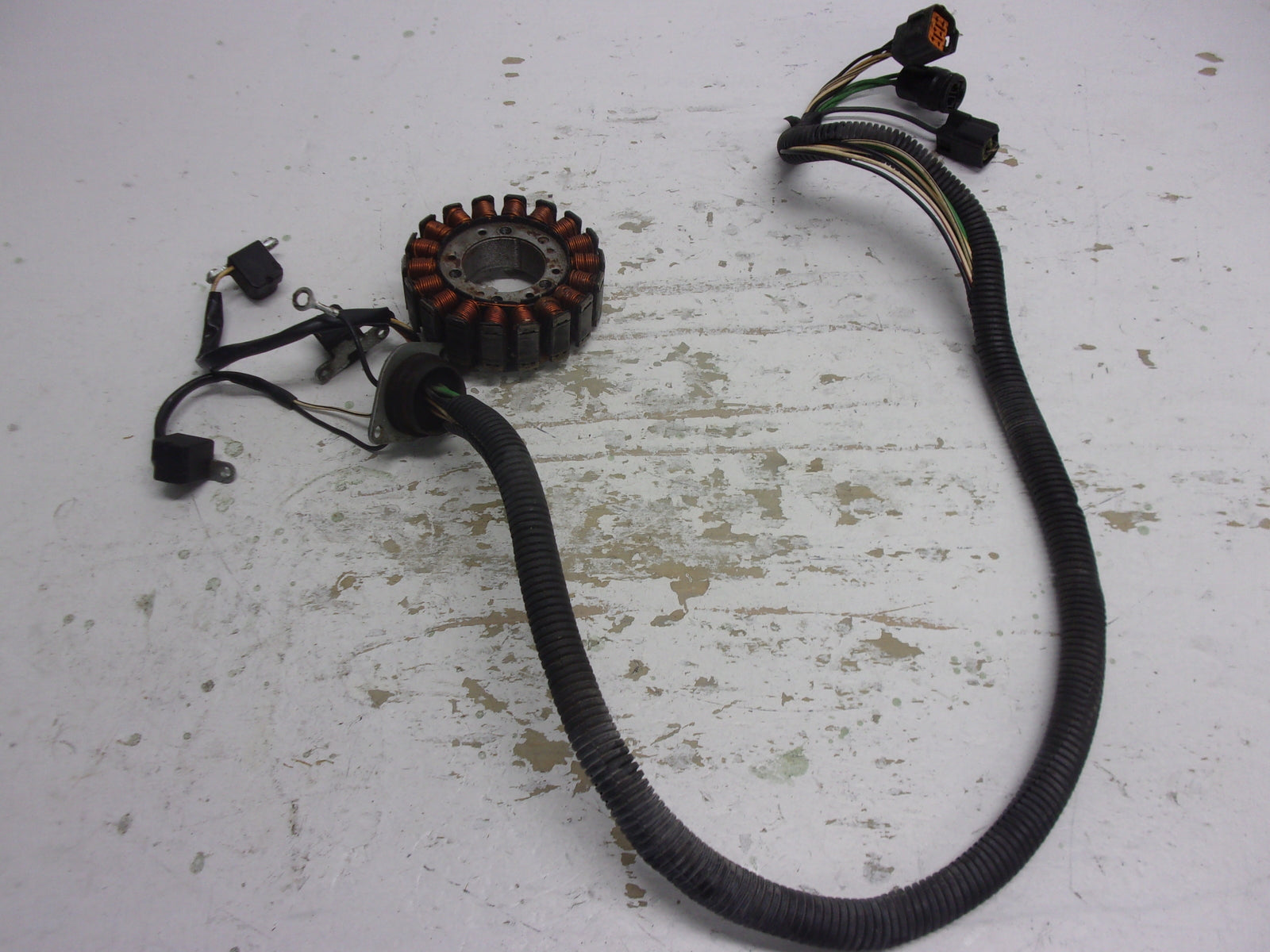 Yamaha Waverunner 2003-2006 GP1300R OEM Generator / Stator Part 60T-81410-00-00