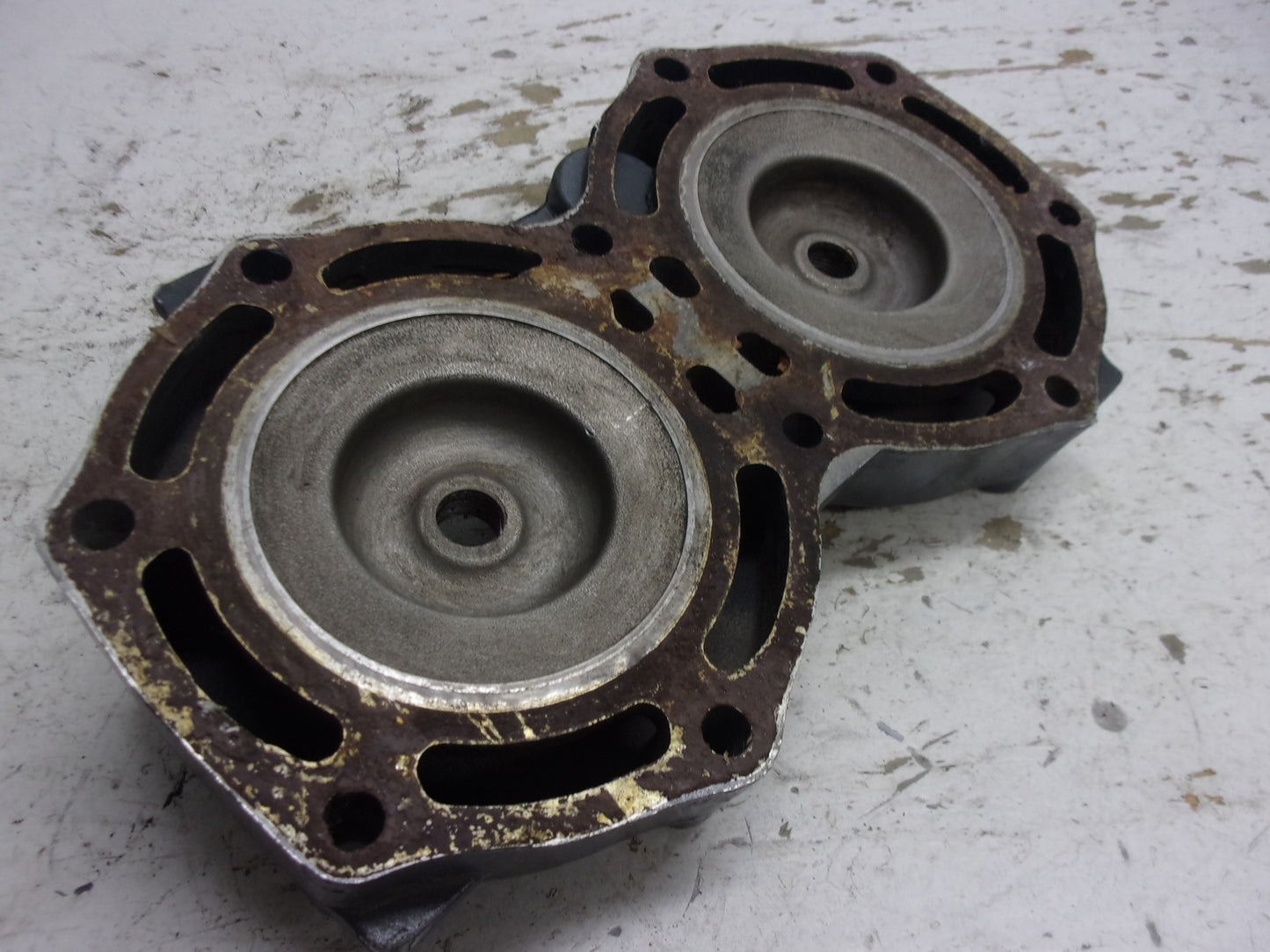 Yamaha Waverunner 1990-1996 SuperJet VXR 650 OEM Cylinder Head # 6R7-11111-00-94
