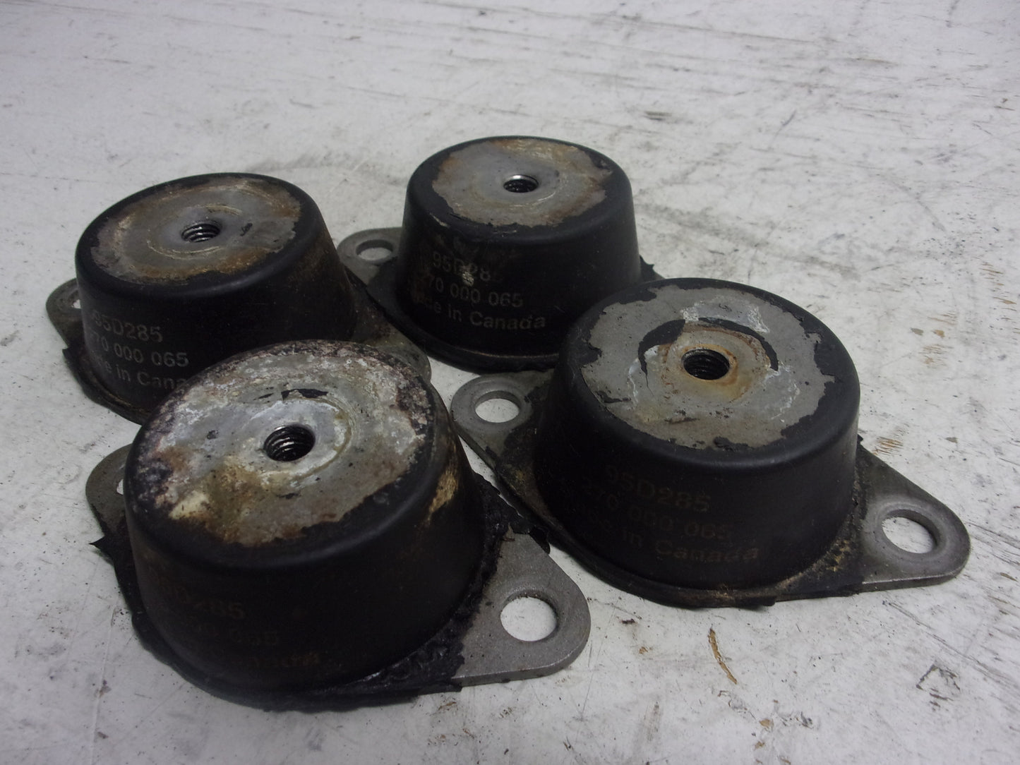 Sea Doo Bombardier 1996-1998 GTI GTS SP SPX SPI HX GS Engine Mount Set 270000217
