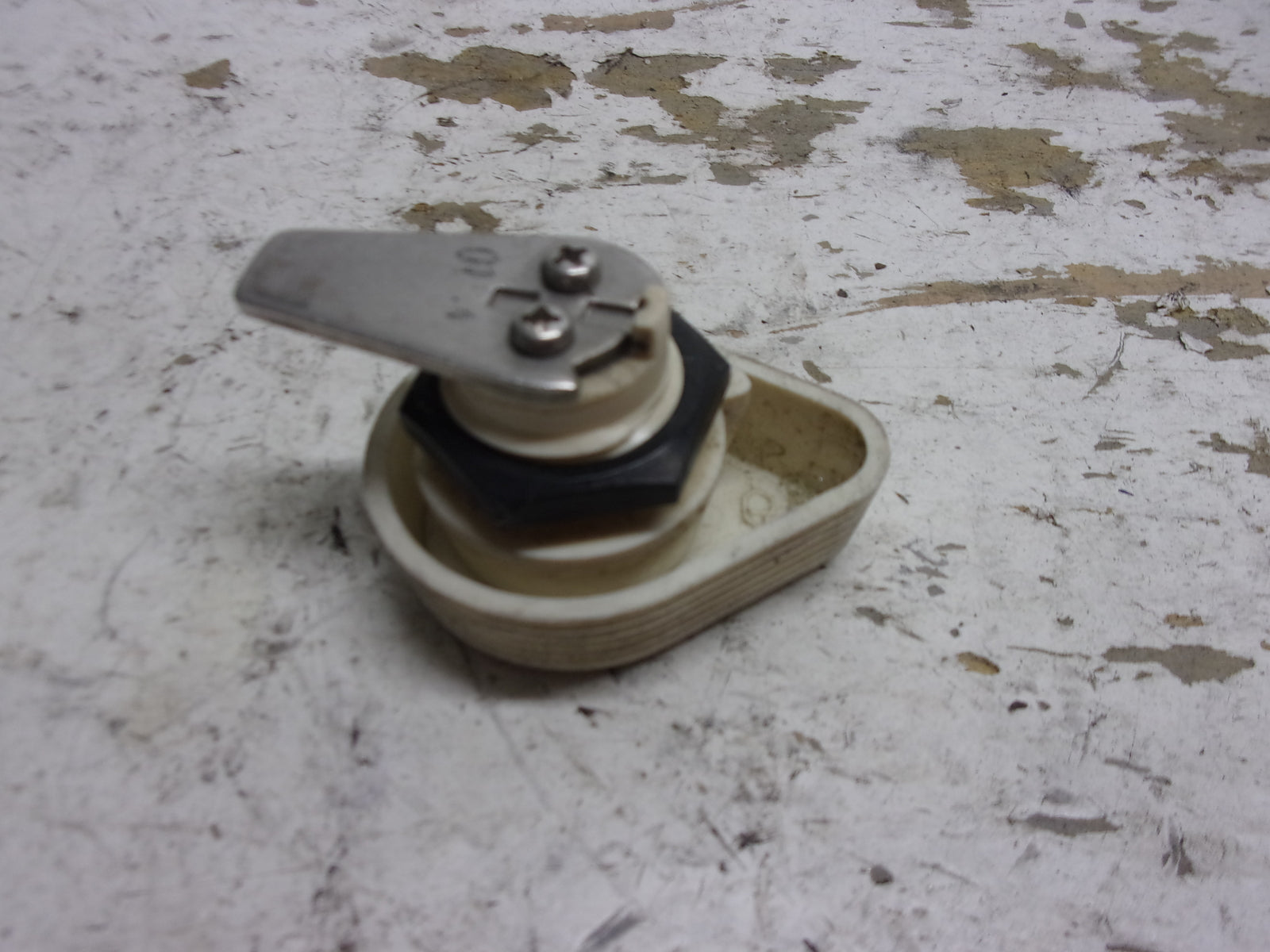 Kawasaki Jet Ski 1987-1995 X2 OEM Latch / Lock Assembly Part# 27016-3705
