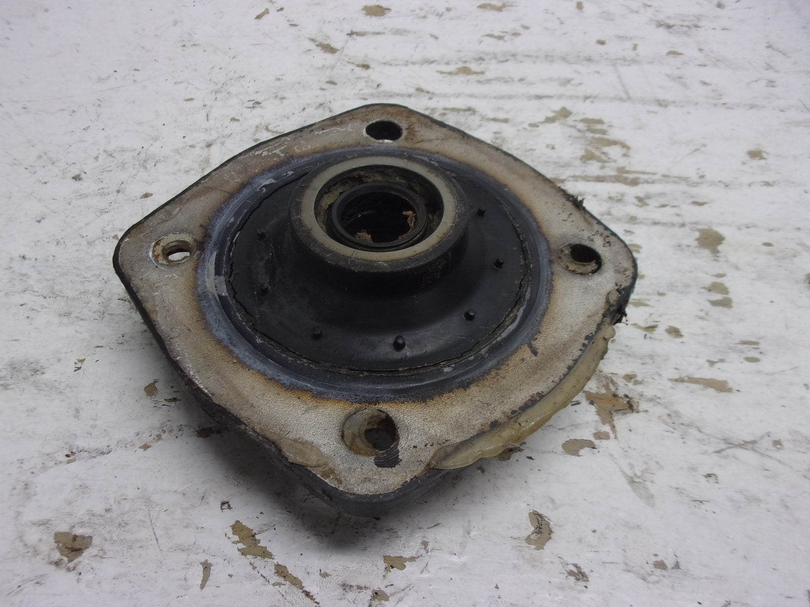 Kawasaki Jet Ski 1986-1999 ZXI STX XI SS ST X2 OEM Drive Shaft Holder 13091-3730