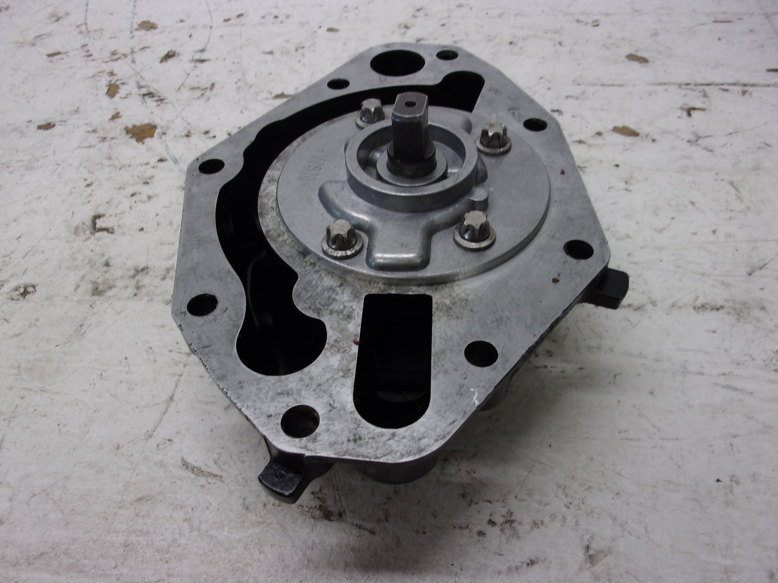 Sea Doo Bombardier 2002 GTX 4-Tec OEM Oil Pump & Housing + Hardware 290811840