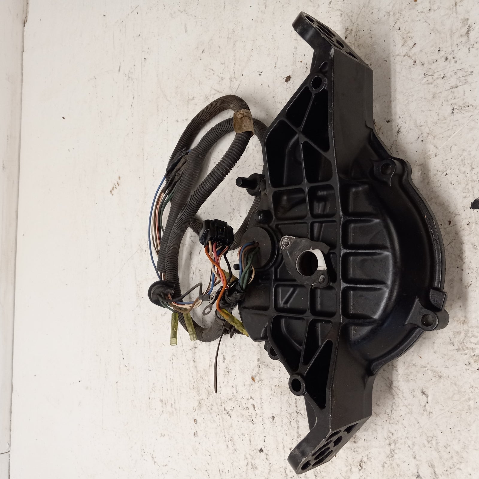 Yamaha Waverunner 1999-2000 XL GP 800 OEM Stator + Stator Cover 66E-81337-10-8P