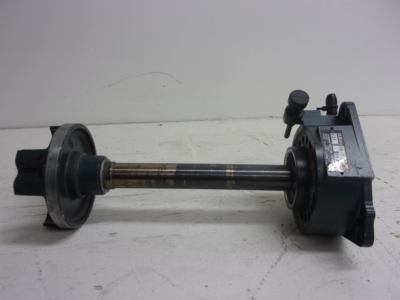 Yamaha Wave Raider 700 701 OEM Mid Shaft + Coupler Assembly 62T
