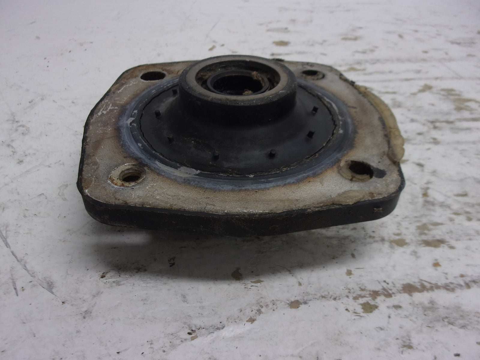 Kawasaki Jet Ski 1986-1999 ZXI STX XI SS ST X2 OEM Drive Shaft Holder 13091-3730