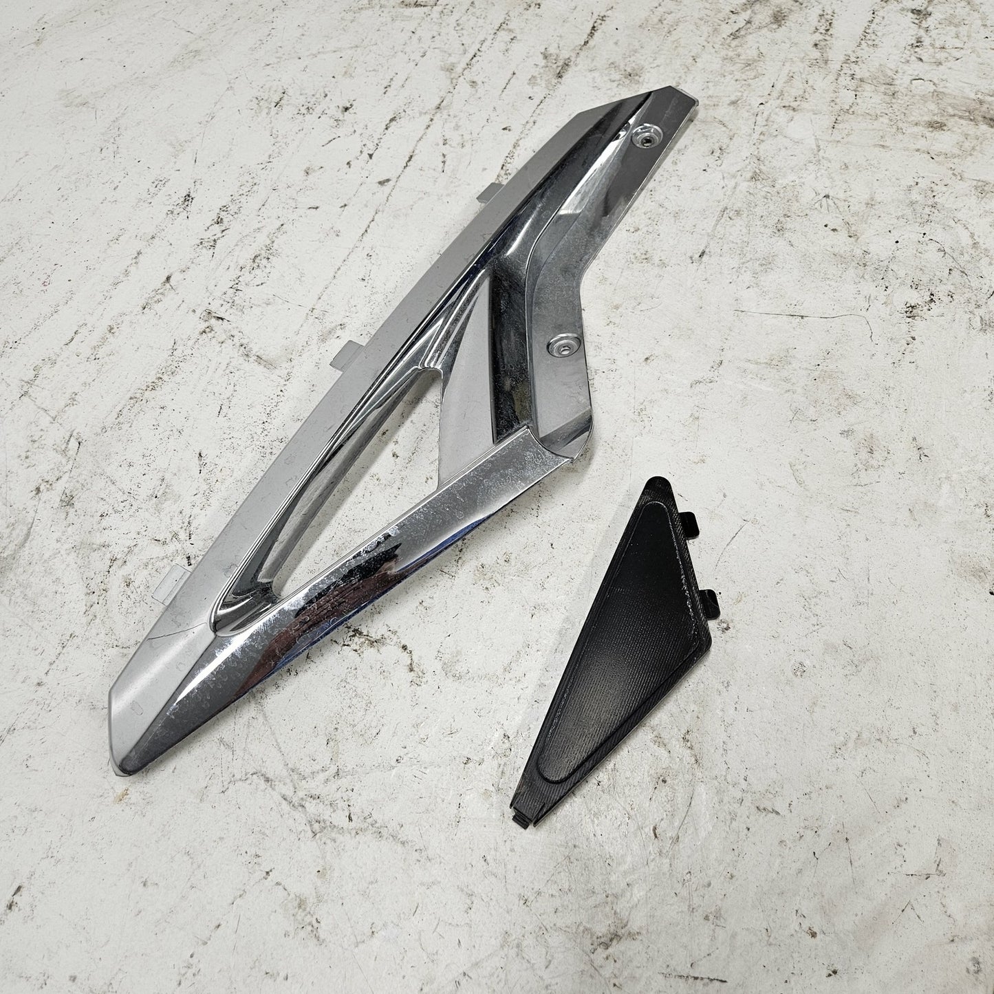 Yamaha WaveRunner 2015-2019 VX VXS VXR LH Chrome Trim + Insert F3P-U377F-00-00