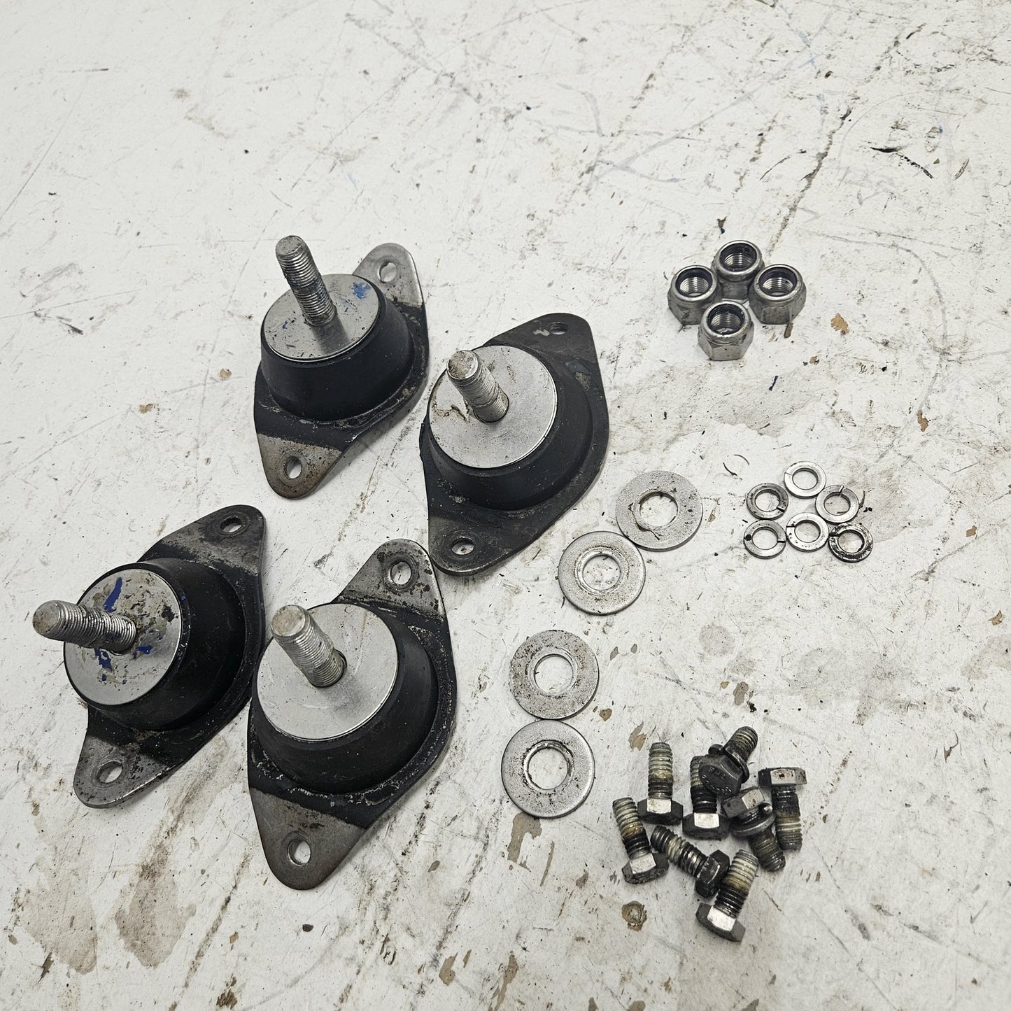 Polaris Watercraft 1995 SL SLX 650/750/780 OEM Engine Mount Set Part# 3110051