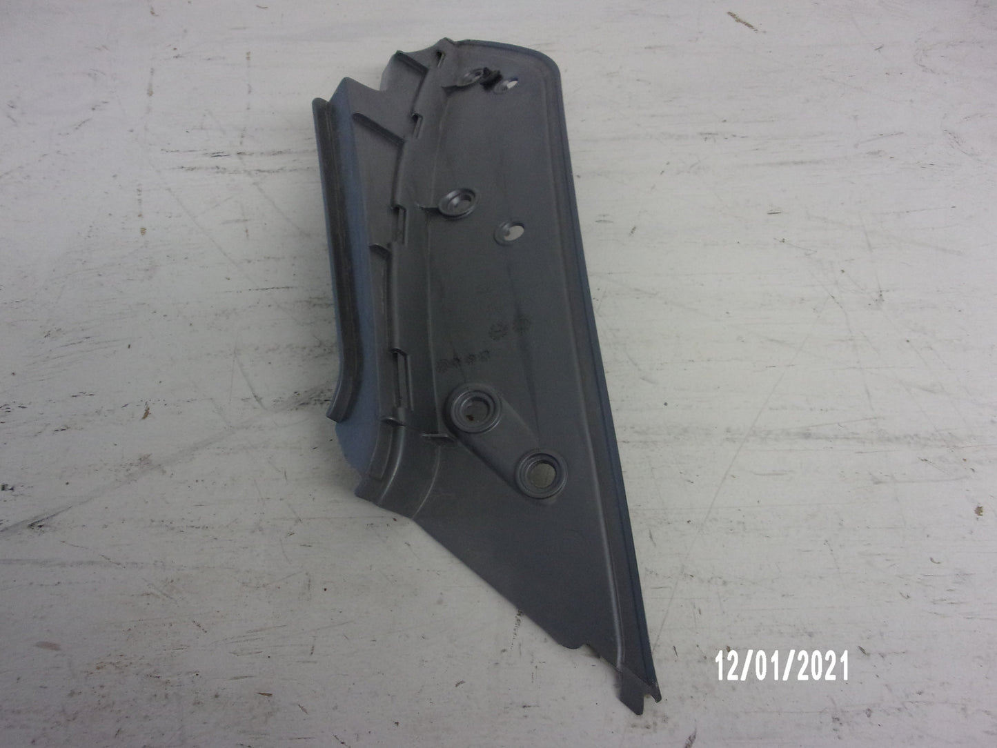 Sea Doo Bombardier PWC 2004 RXP OEM Right Hand Metallic Moulding # 291002003