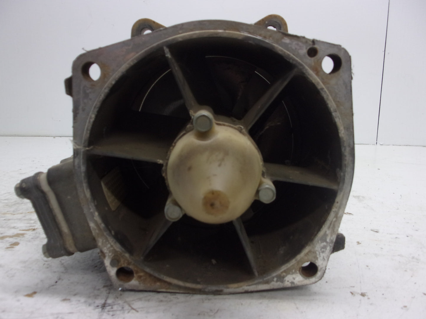 Yamaha WaveRunner 1999-2001 XL GP1200 OEM Prop + Shaft + Housing 66V-R1321-00-00