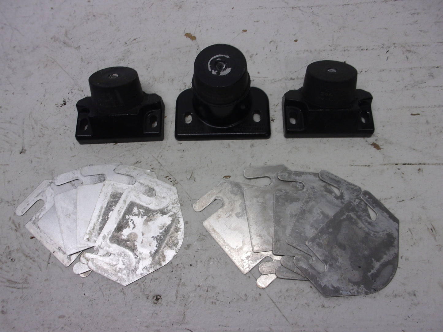 Sea Doo Bombardier 1998 GTX RFI OEM Engine Mount Set Part# 270000346