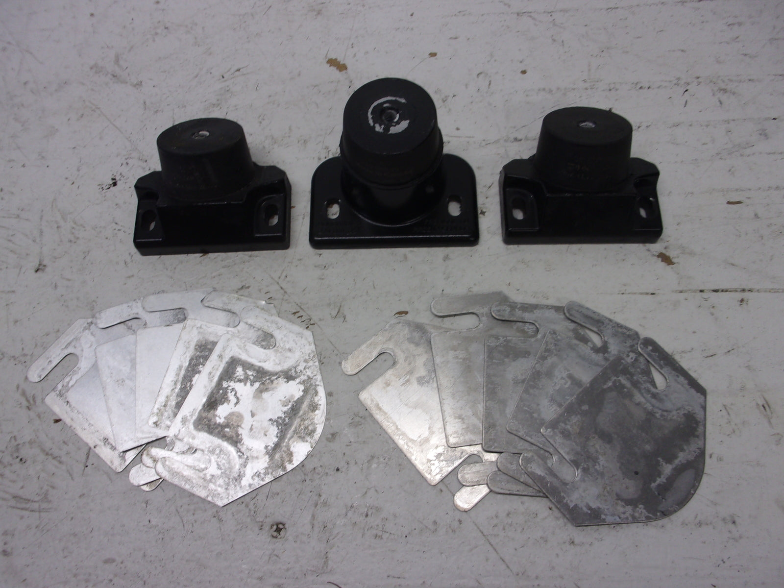 Sea Doo Bombardier 1998 GTX RFI OEM Engine Mount Set Part# 270000346