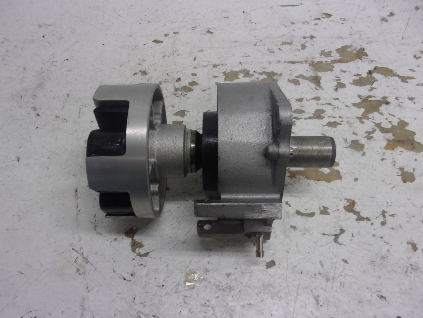 Yamaha Waverunner 2005 FX FXHO OEM Bearing Housing + Coupler # 61X-45332-03-94