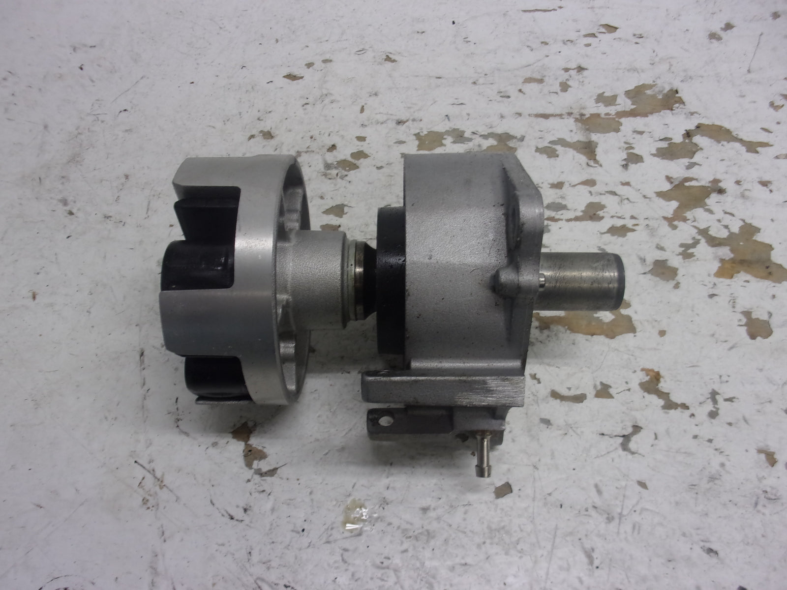 Yamaha Waverunner 2005 FX FXHO OEM Bearing Housing + Coupler # 61X-45332-03-94