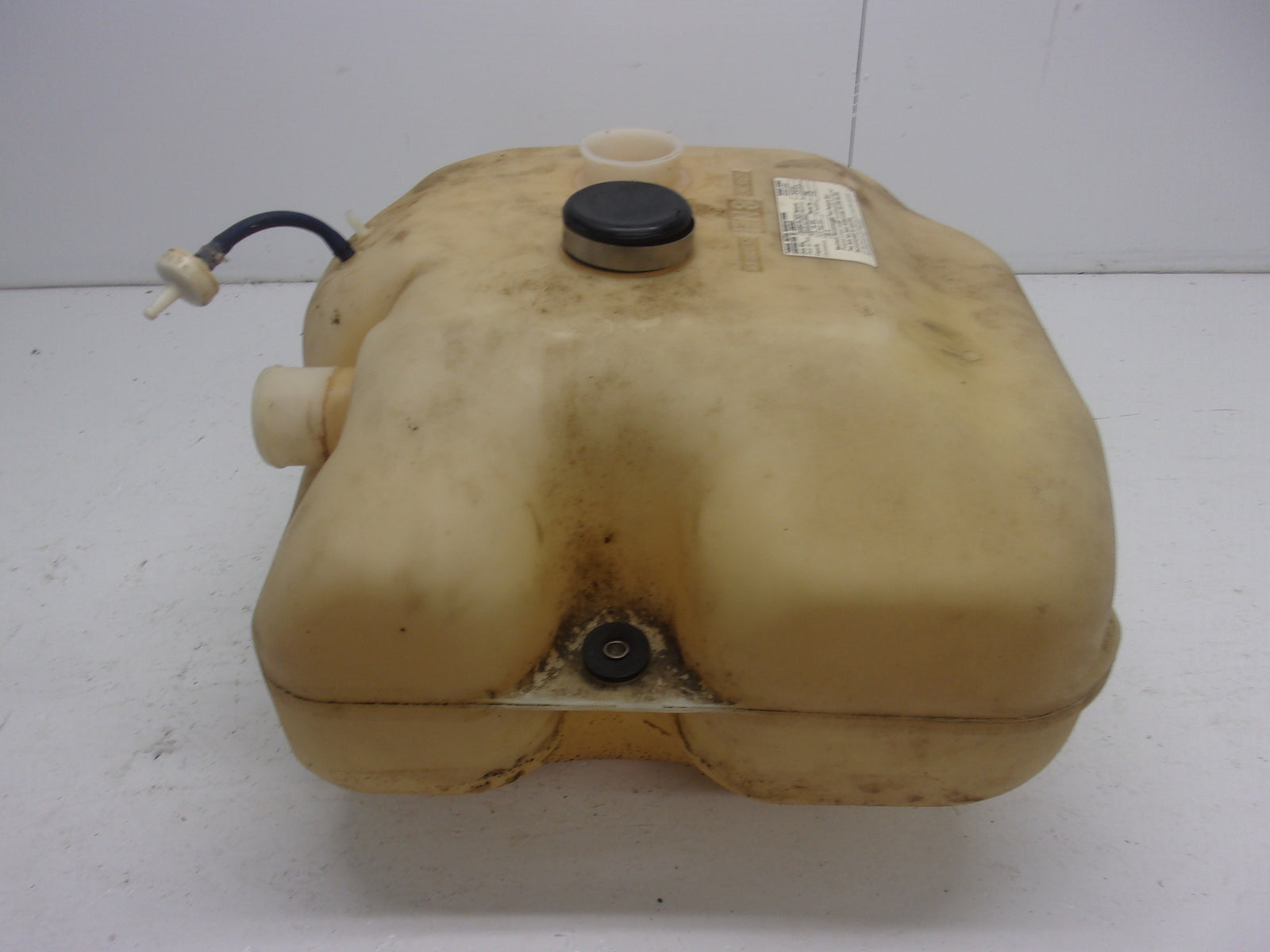 Yamaha Waverunner 1994-1995 VXR 650/700 OEM Fuel Tank Assembly # FN8-67711-01-00