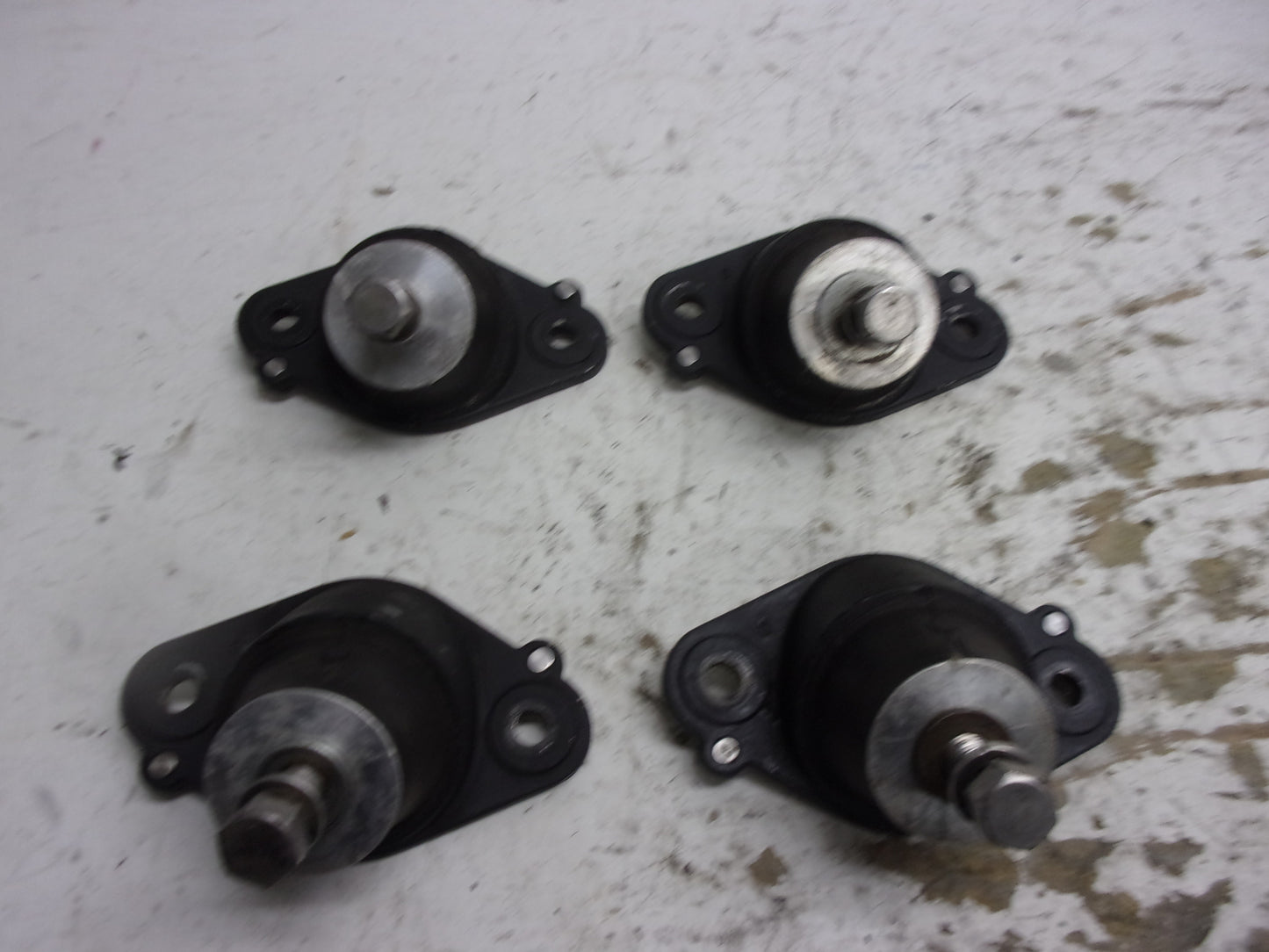 Kawasaki Jet Ski 1988-1990 TS 650SX X2 OEM Engine Damper Set Part# 92075-3724