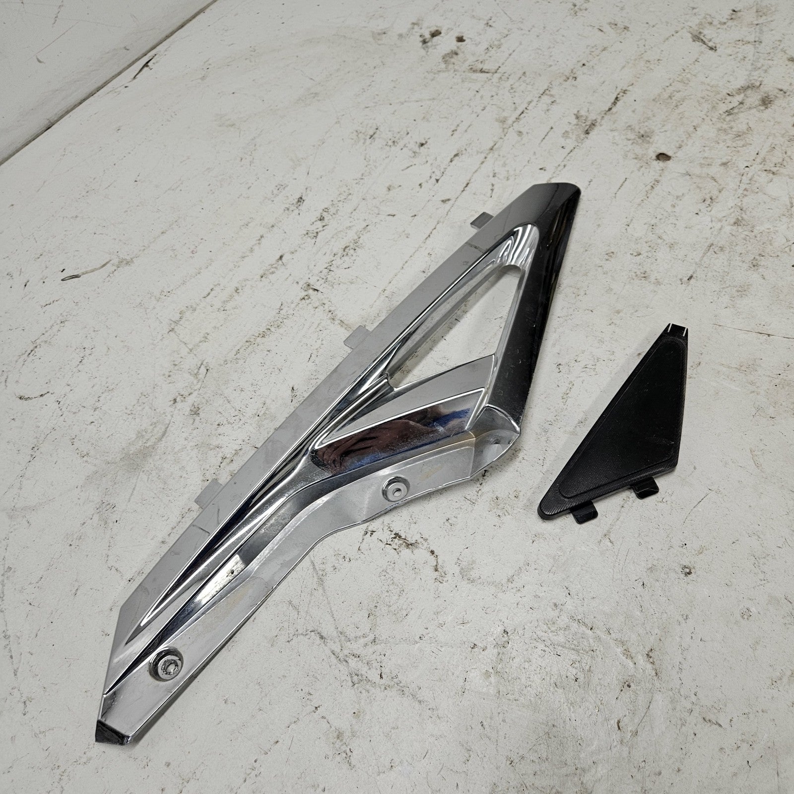 Yamaha WaveRunner 2015-2019 VX VXS VXR RH Chrome Trim + Insert F2X-U377G-00-00