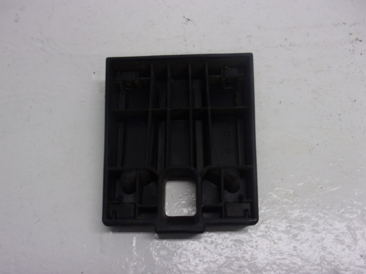 Yamaha WaveRunner 2012-18 FX Cruiser SHO1.8 L OEM Lid Lock Hook F2S-U517F-00-00