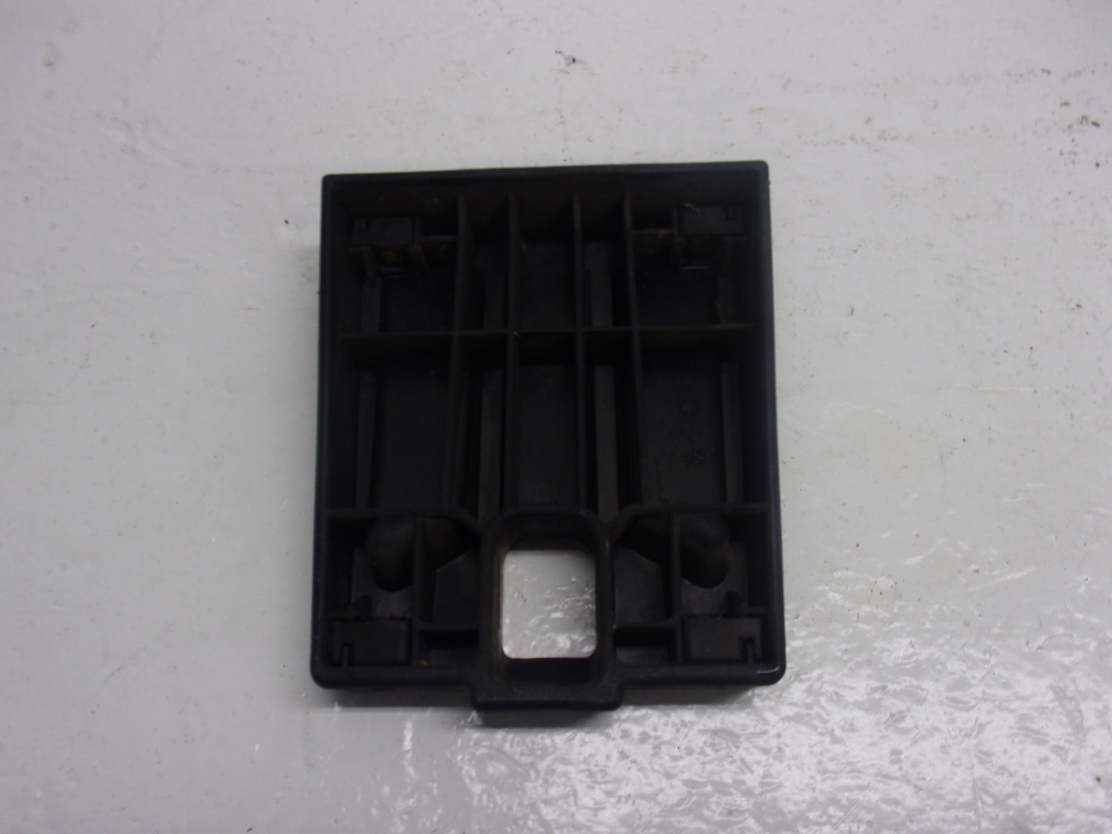 Yamaha WaveRunner 2012-18 FX Cruiser SHO1.8 L OEM Lid Lock Hook F2S-U517F-00-00