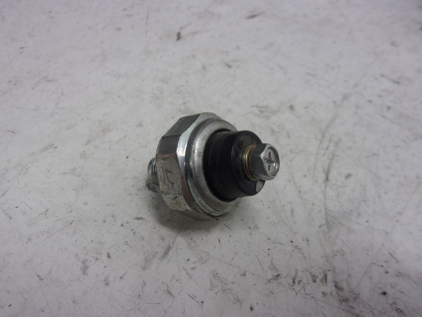 Yamaha Waverunner 2002-2021 VX V1 FX HO OEM Oil Pressure Sensor 68V-82504-00-00