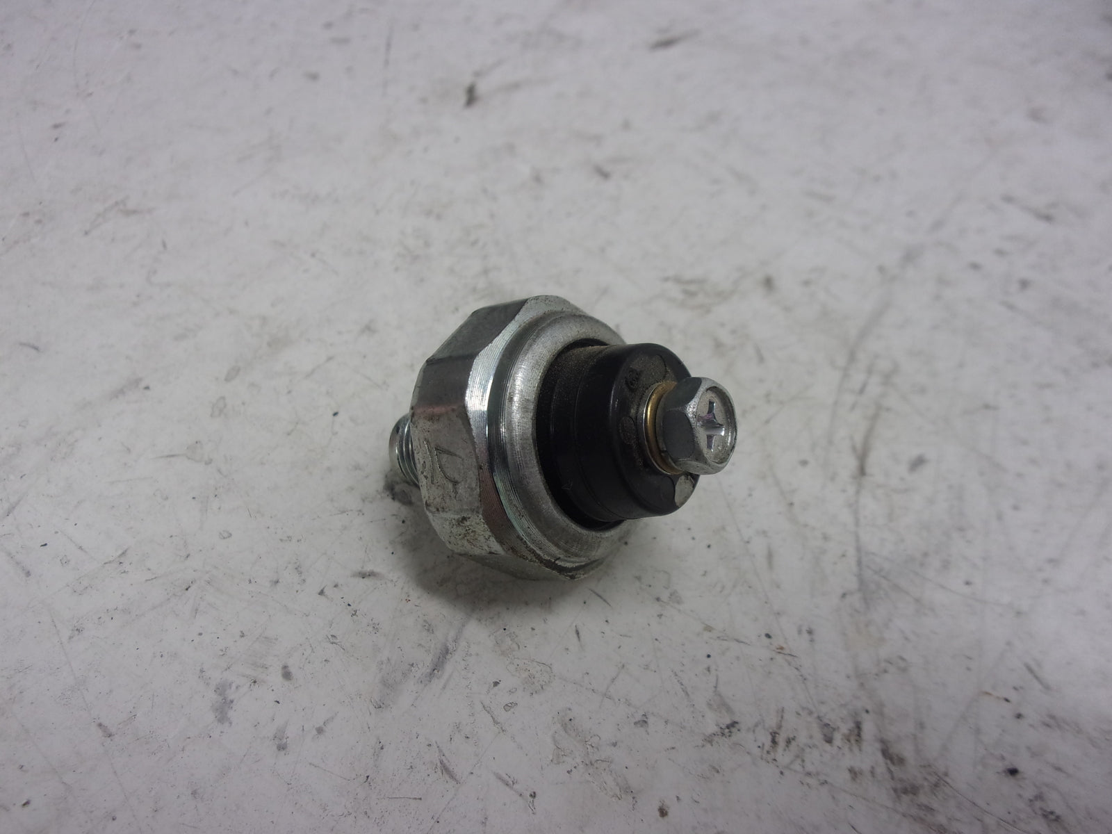 Yamaha Waverunner 2002-2021 VX V1 FX HO OEM Oil Pressure Sensor 68V-82504-00-00